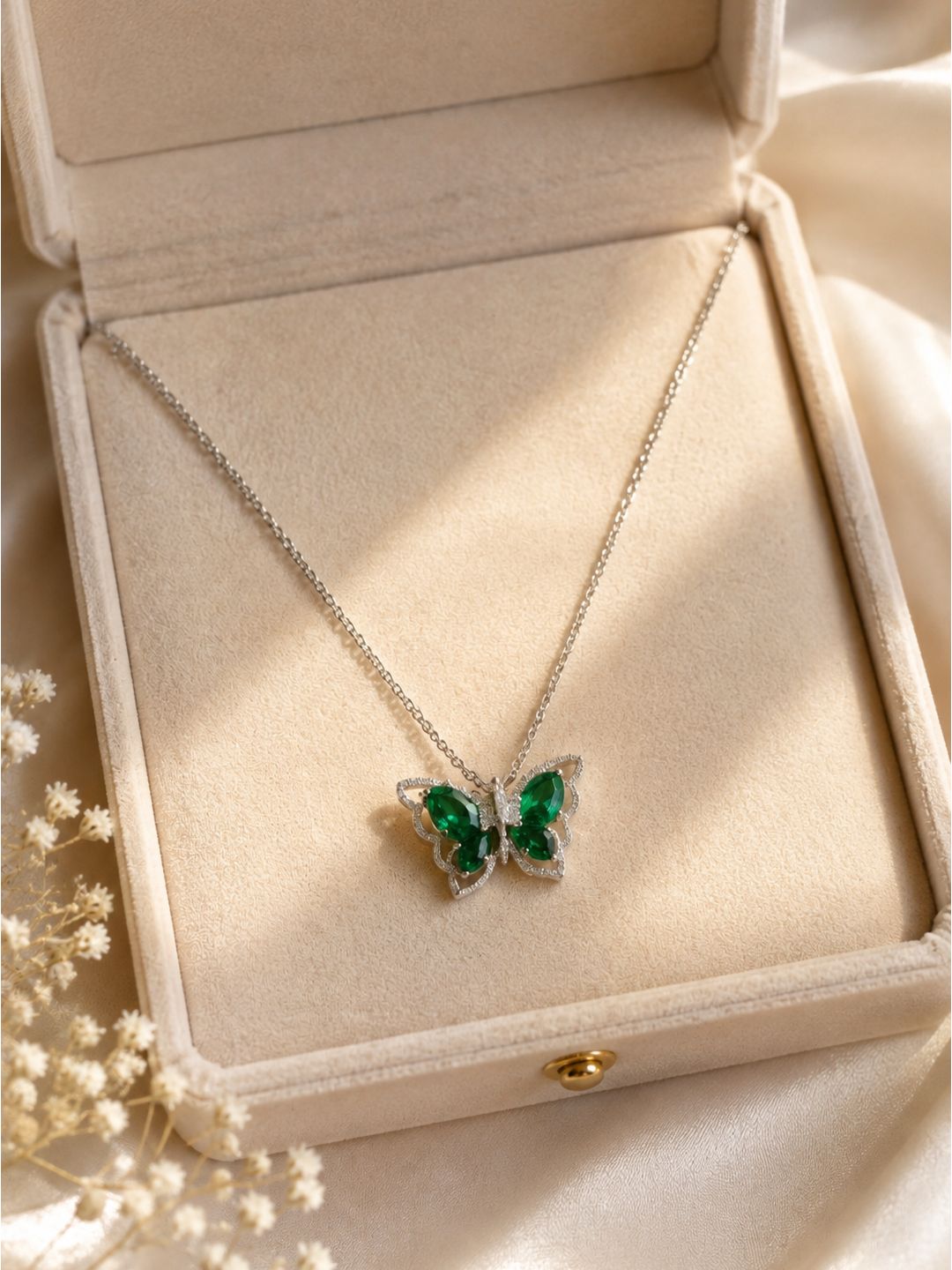 Anti-tarnish stainless steel butterfly in a butterfly pendant, jewellery accessory
