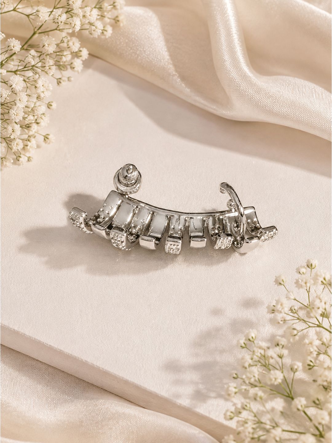 Anti-tarnish claw ear hook earcuff earrings, jewellery accessory