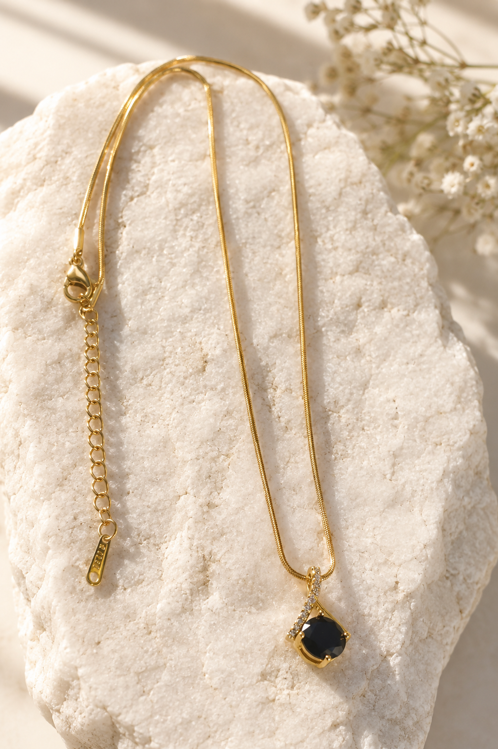 Crossover Twist Chain Pendant