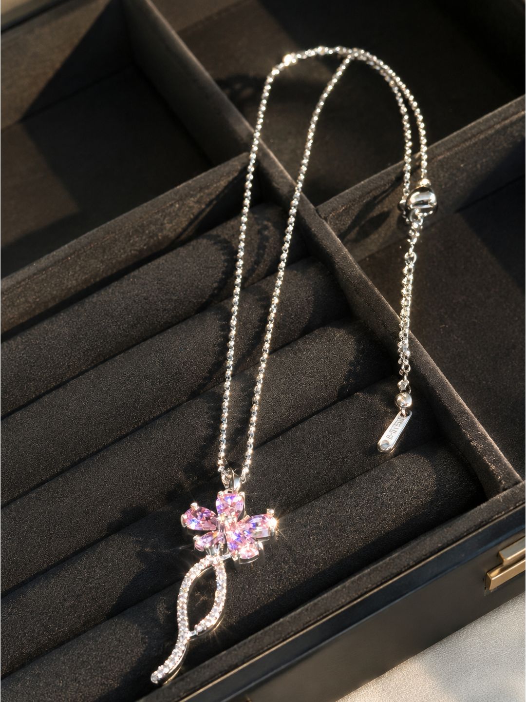 Anti-tarnish stainless steel five petal floral pendant, jewellery accessory