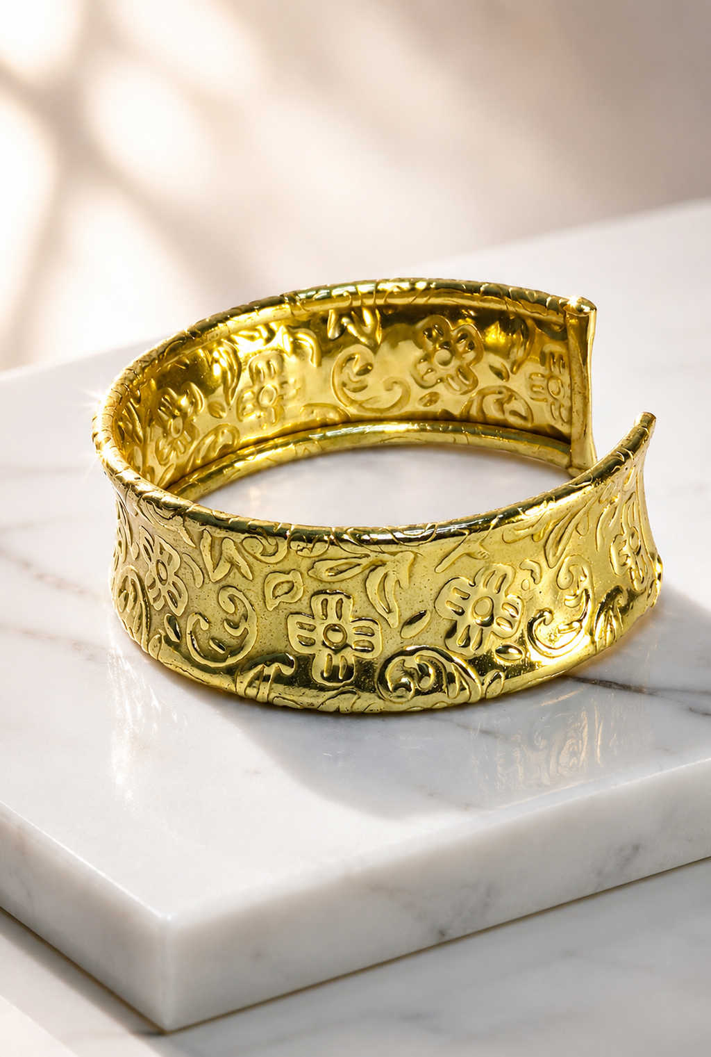 Flower Motifs Hammered Handcuff