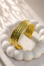 Flower Motifs Hammered Handcuff