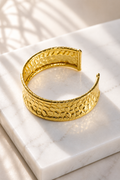 Flower Motifs Hammered Handcuff