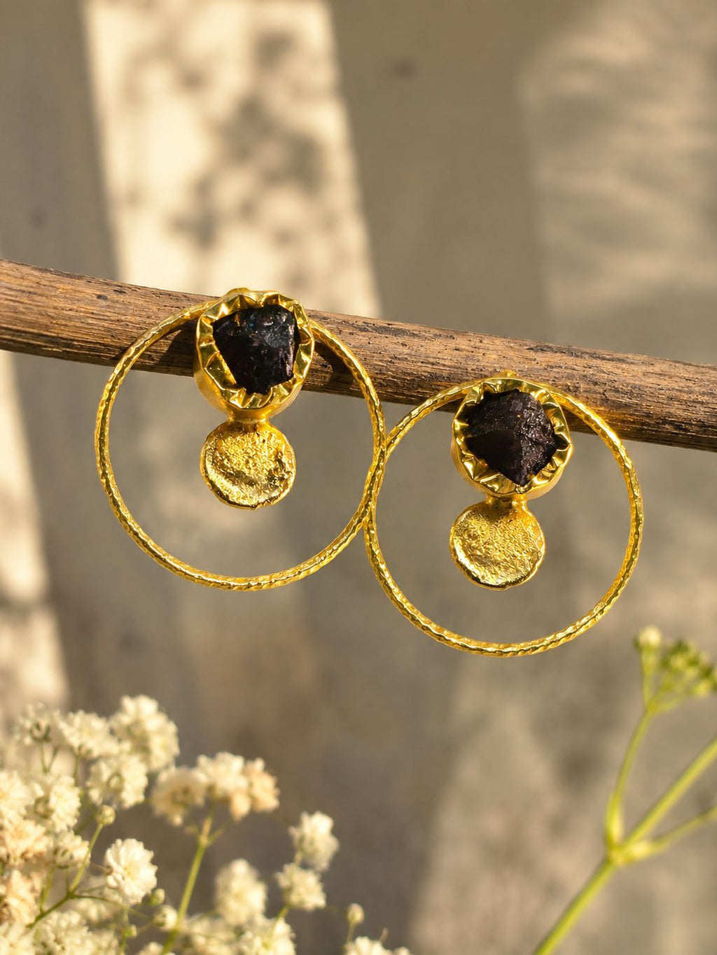 Hammered Circular Frame Stud