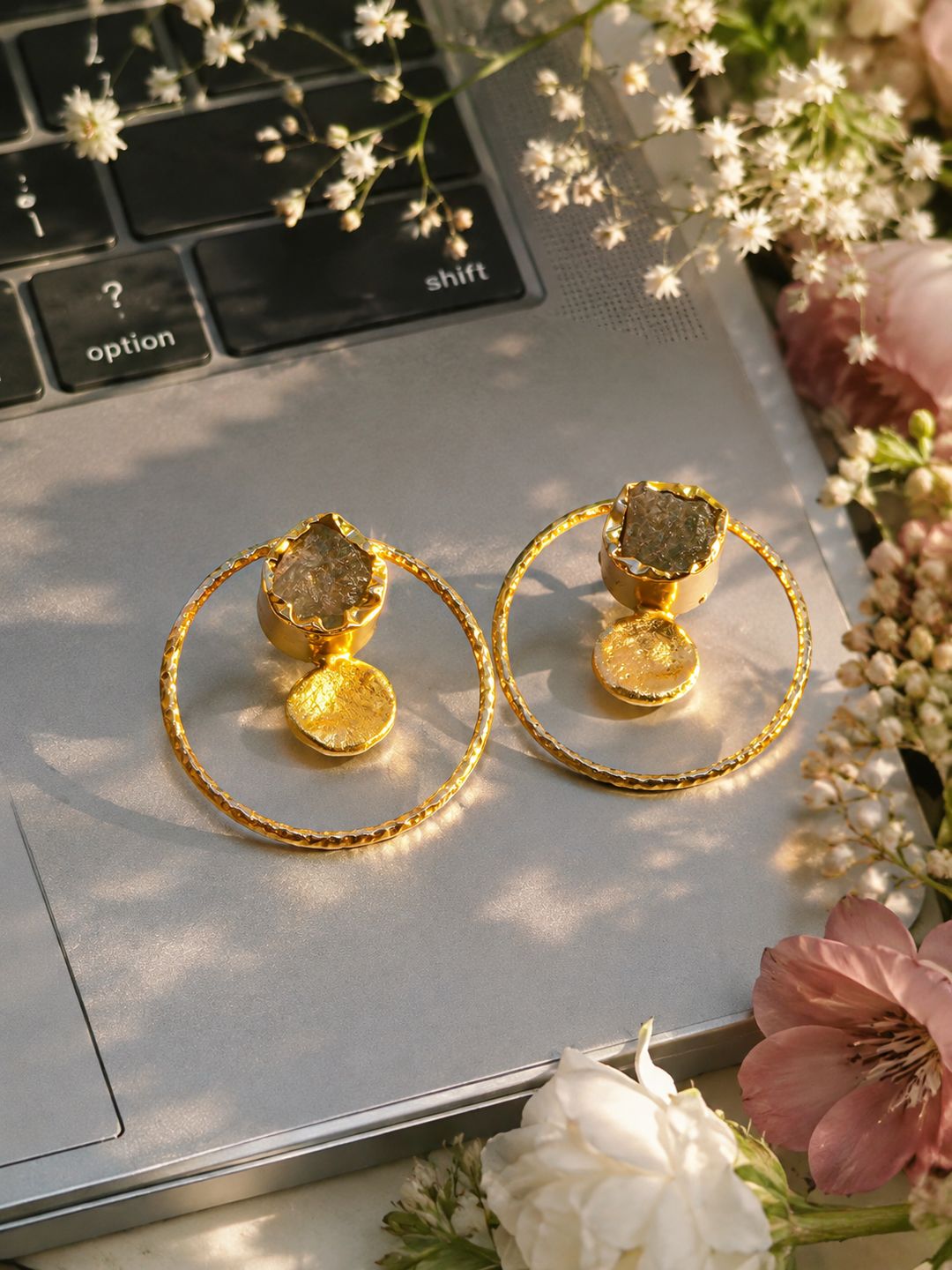 Hammered Circular Frame Stud