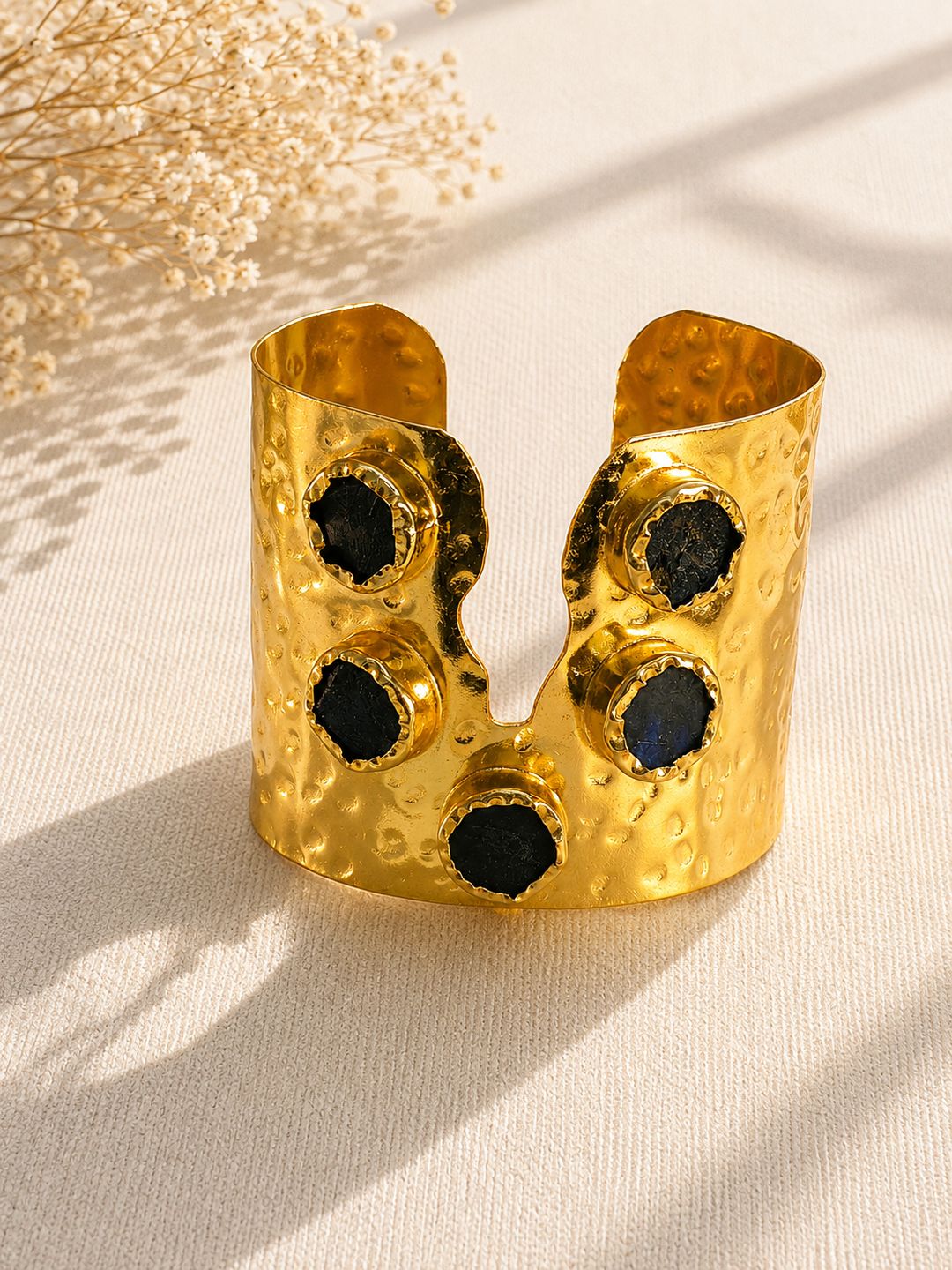 Brass hammered gold uncut stones handcuff, jewellery accessory