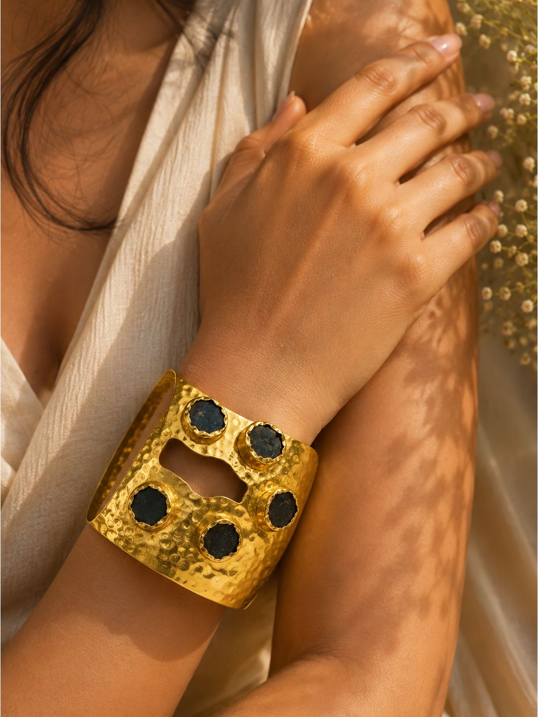 Brass hammered gold uncut stones handcuff, jewellery accessory