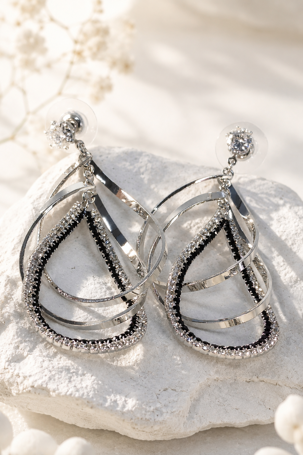 Interlocked Ovals with Crystal