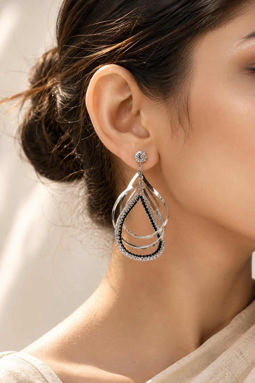 Interlocked Ovals with Crystal