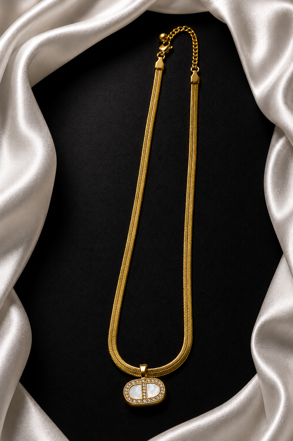 Oval MOP in Snake Chain