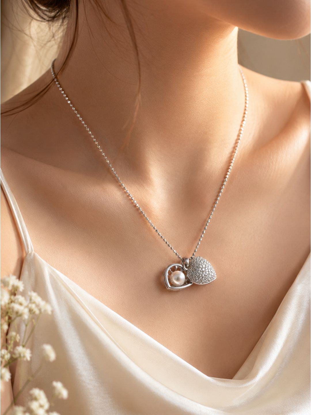 Anti-tarnish stainless steel pearl in heart pendant, jewellery accessory
