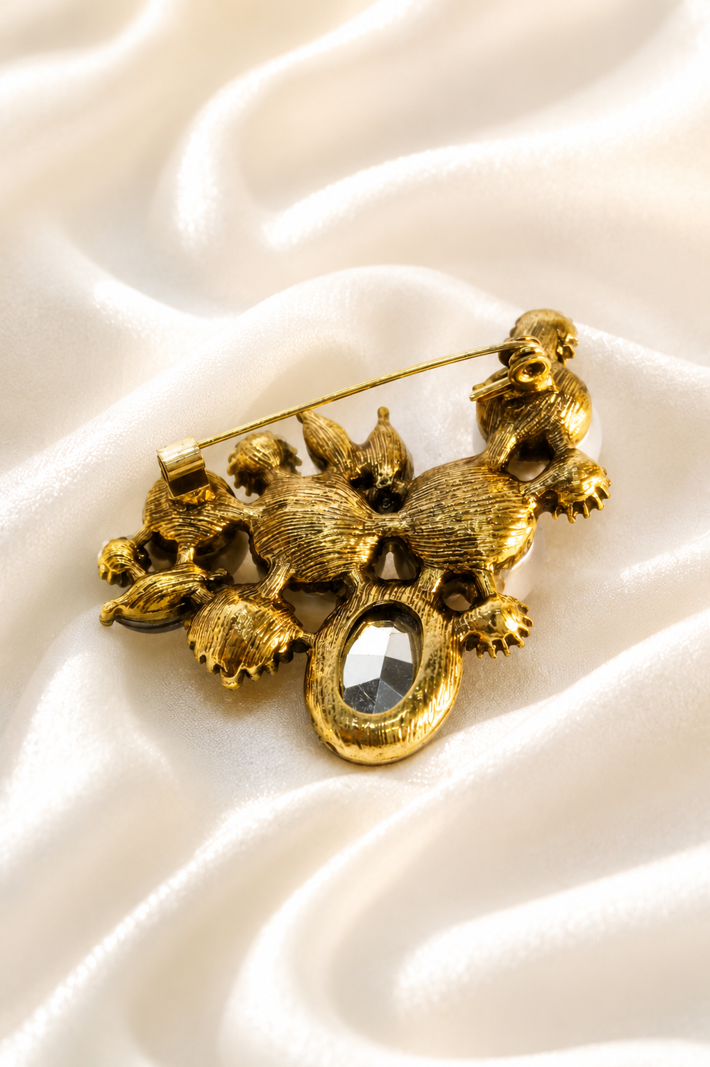 Sapphire Pearl Flowers Brooch