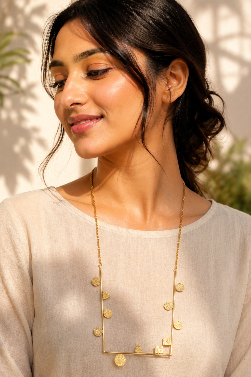 U Shaped Neckpiece