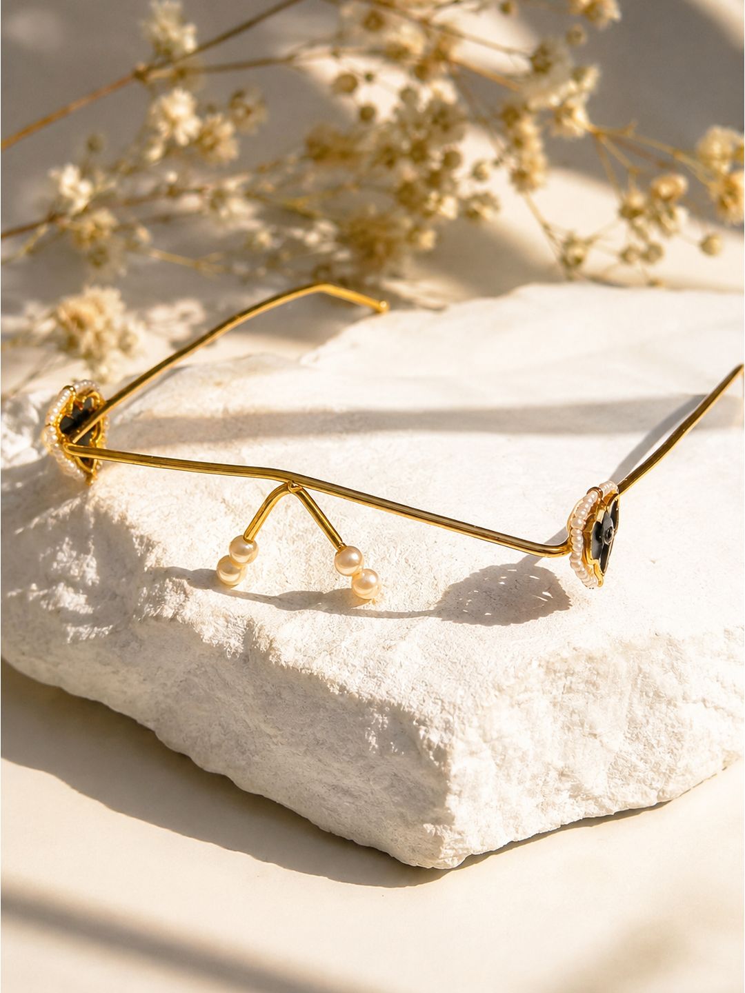 Brass v shaped pachikundan facelet, jewellery accessory