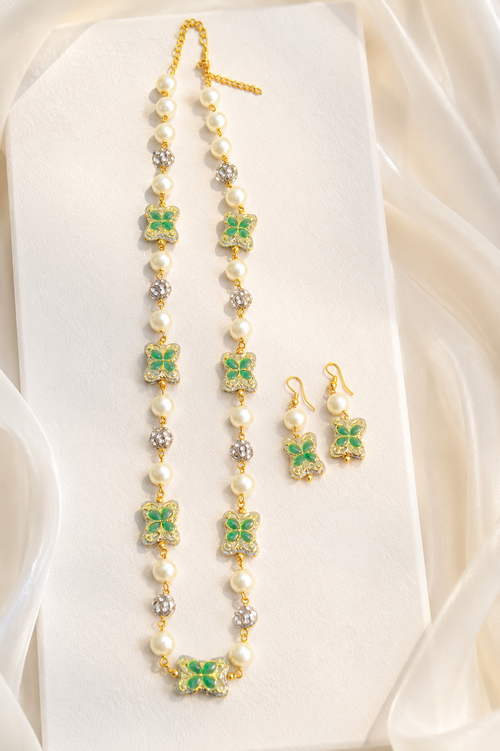 Semi-precious stone clover shaped pearl and green victorian neckpiece set necklace set, jewellery accessory