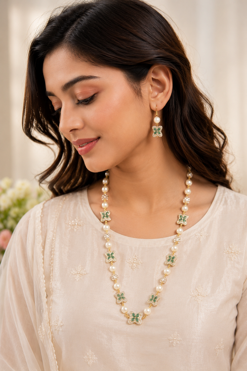 Semi-precious stone clover shaped pearl and green victorian neckpiece set necklace set, jewellery accessory