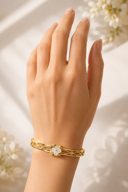 Anti-tarnish stainless steel clover square bangle, jewellery accessory