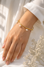 Hanging Pearl Gold Bangle