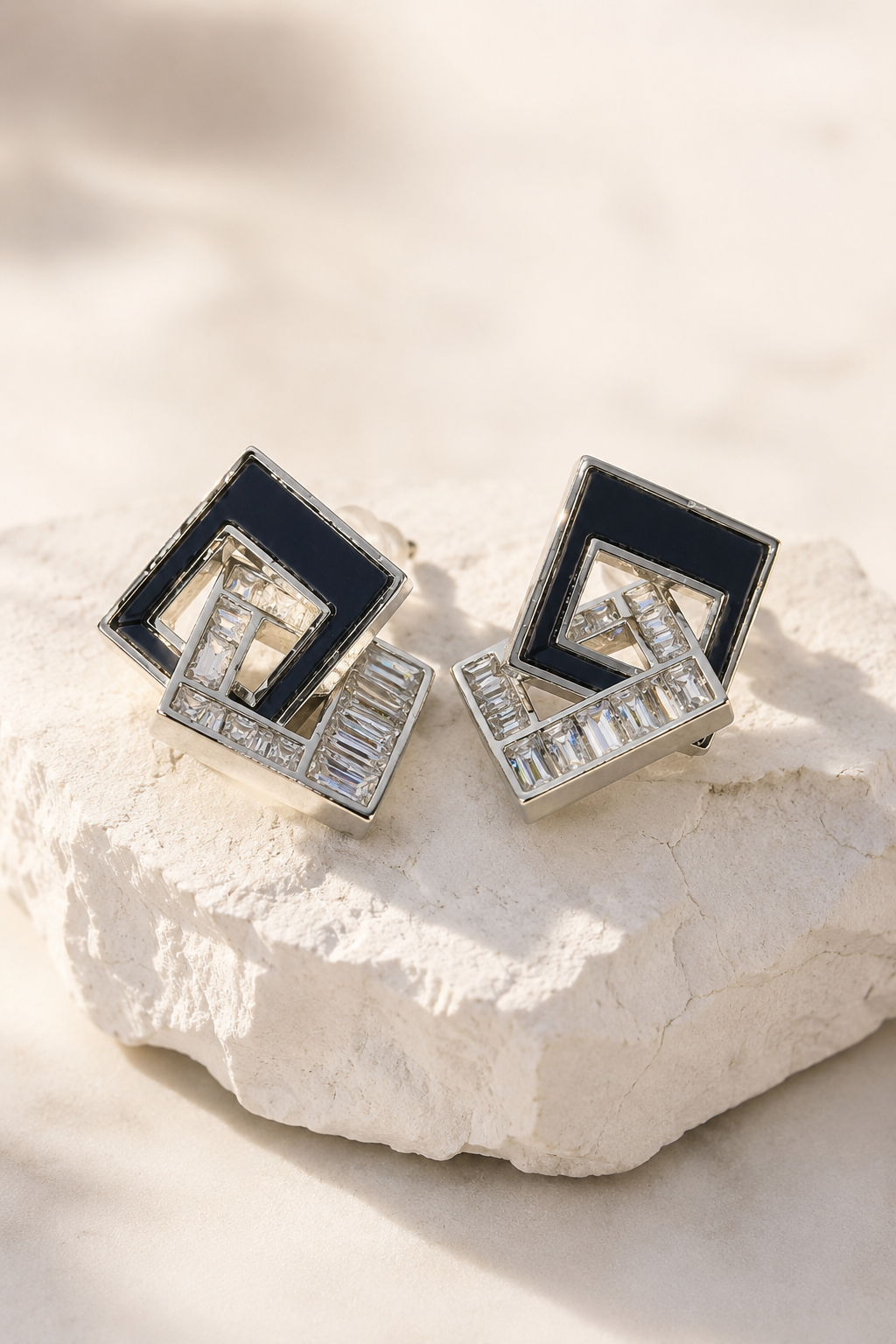 Intertwined Squares Stud