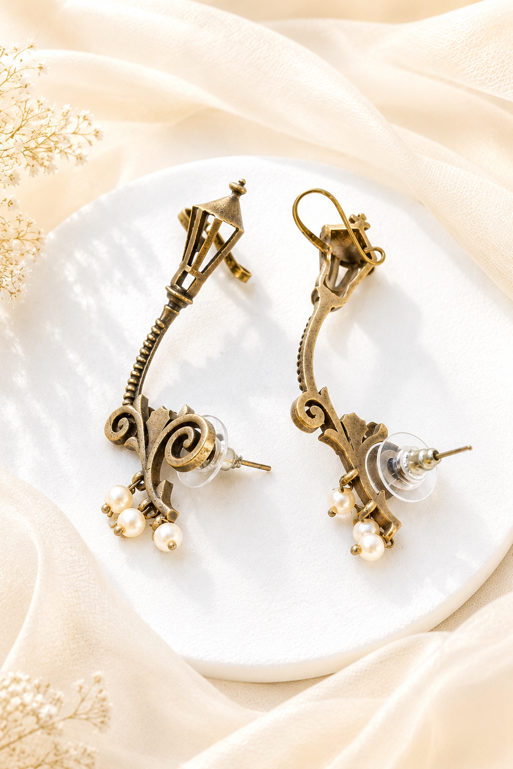 Lampost Earcuff
