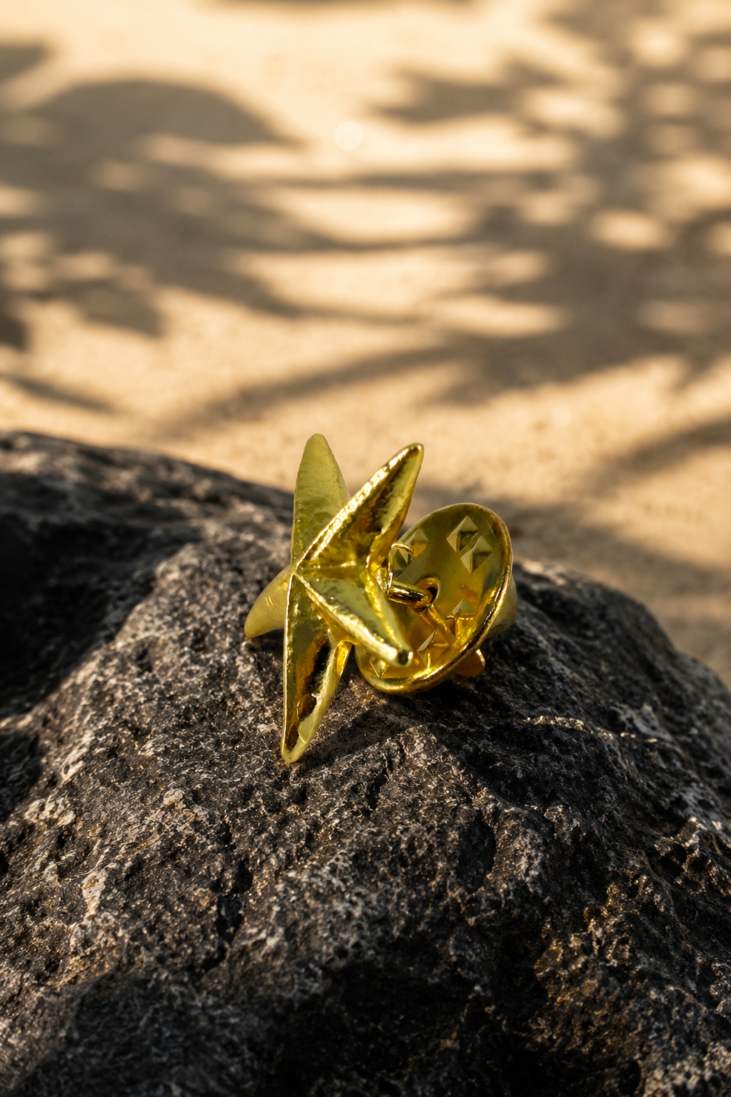Star Shaped Press Brooch